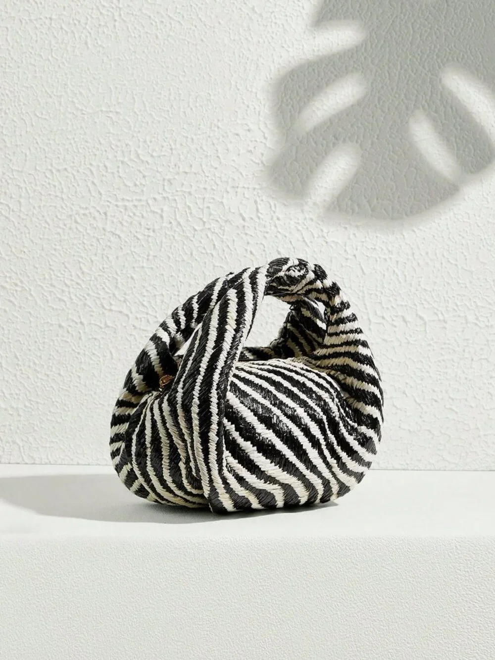 N/A bold animal